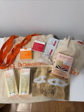 Dr Dennis Gross Skincare Sample Set with Orange Tote